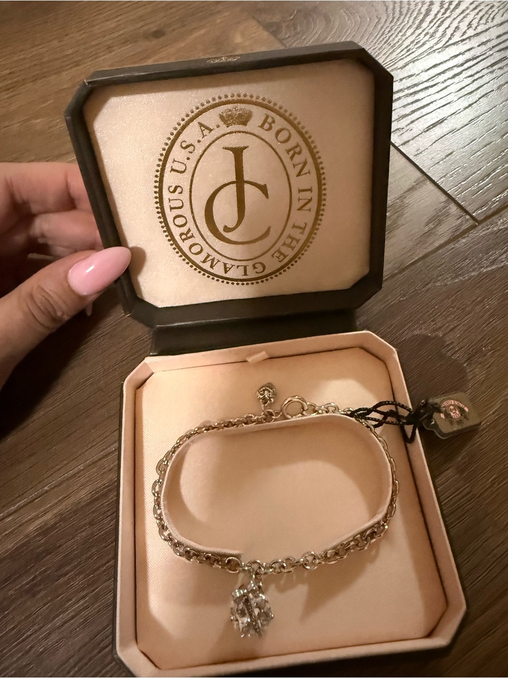 NWT- Juicy Couture Silver Chain Bracelet with Heart Crystal Charm - Picture 8 of 10